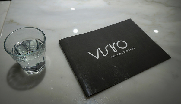 Visiro Café & Smile Beauty 複合式口腔美容咖啡概念店：[忠孝敦化] 咖啡廳 Visiro Café & Smile Beauty - 香港雞蛋仔鬆餅.手作甜點.咖啡.焗烤.帕尼尼