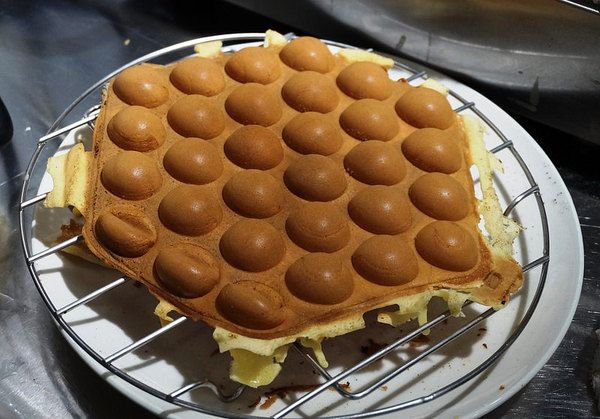 Visiro Café & Smile Beauty 複合式口腔美容咖啡概念店：[忠孝敦化] 咖啡廳 Visiro Café & Smile Beauty - 香港雞蛋仔鬆餅.手作甜點.咖啡.焗烤.帕尼尼