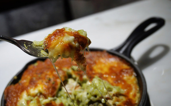 Visiro Café & Smile Beauty 複合式口腔美容咖啡概念店：[忠孝敦化] 咖啡廳 Visiro Café & Smile Beauty - 香港雞蛋仔鬆餅.手作甜點.咖啡.焗烤.帕尼尼