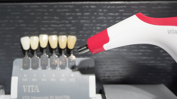 Visiro Café & Smile Beauty 複合式口腔美容咖啡概念店：[忠孝敦化] 咖啡廳 Visiro Café & Smile Beauty - 香港雞蛋仔鬆餅.手作甜點.咖啡.焗烤.帕尼尼