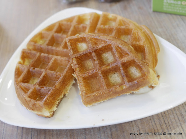 香檸貝克SIANG NING BEIKE(北屯同心店):【食記】台中Siang Ning Beike Lemon Donuts 香檸貝克甜甜圈專賣-北屯同心店@北屯東山路 : 環境寬敞舒適, 甜點口感依舊, 還有新產品等著你喔!!