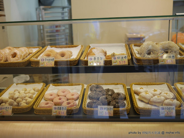 香檸貝克SIANG NING BEIKE(北屯同心店):【食記】台中Siang Ning Beike Lemon Donuts 香檸貝克甜甜圈專賣-北屯同心店@北屯東山路 : 環境寬敞舒適, 甜點口感依舊, 還有新產品等著你喔!!