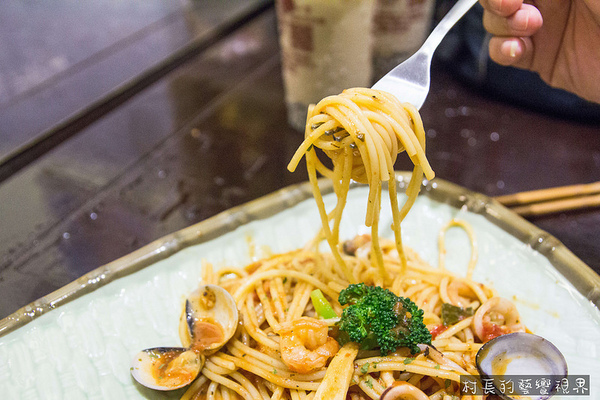 樓梯腳：【食記】｛高雄。鼓山區｝隱身在巷弄的特色老宅餐廳樓梯腳