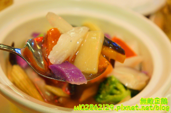 東悅坊港式飲茶:【台南-永康區】氣氛x港茶...秋天進補的好時機~《東悅坊港式飲茶》