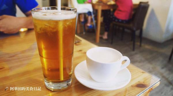 肚臍簡餐咖啡店(原:咖啡家):【苗栗竹南】肚臍簡餐咖啡店充滿著文青氣息,餐點選擇多、CP值高、再訪意願高~