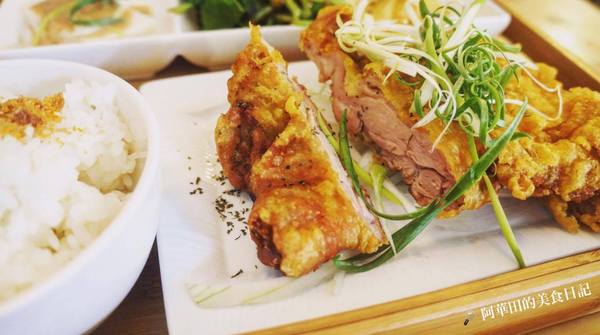 肚臍簡餐咖啡店(原:咖啡家):【苗栗竹南】肚臍簡餐咖啡店充滿著文青氣息,餐點選擇多、CP值高、再訪意願高~