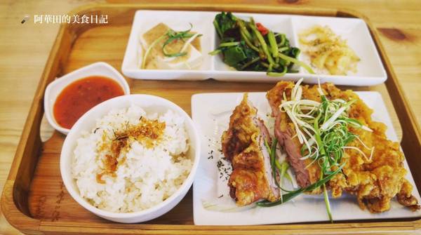 肚臍簡餐咖啡店(原:咖啡家):【苗栗竹南】肚臍簡餐咖啡店充滿著文青氣息,餐點選擇多、CP值高、再訪意願高~