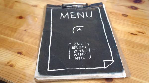 肚臍簡餐咖啡店(原:咖啡家):【苗栗竹南】肚臍簡餐咖啡店充滿著文青氣息,餐點選擇多、CP值高、再訪意願高~