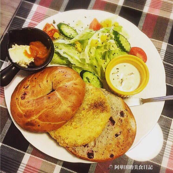 肚臍簡餐咖啡店(原:咖啡家):【苗栗竹南】肚臍簡餐咖啡店充滿著文青氣息,餐點選擇多、CP值高、再訪意願高~