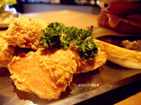 TAKE OUT burger & cafe：[台北。大安區]TAKE OUT burger & cafe 漢堡 啤酒  享樂微醺之夜