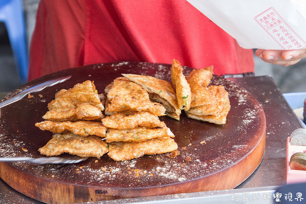 東港蔥油餅:【食記】{屏東。東港鎮}東港在地人都知道的美食,馬祖蔥油餅酥薄脆