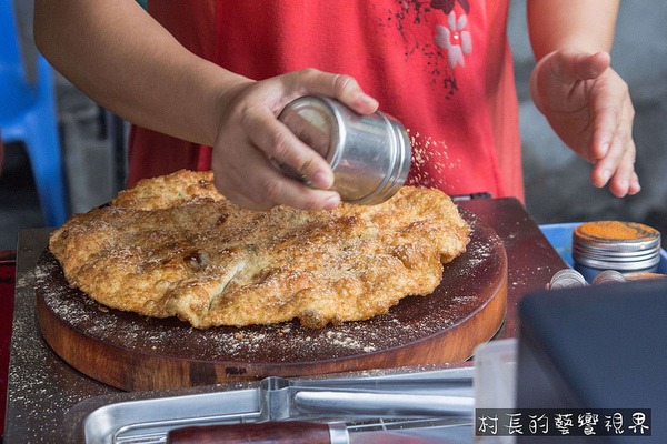 東港蔥油餅:【食記】{屏東。東港鎮}東港在地人都知道的美食,馬祖蔥油餅酥薄脆