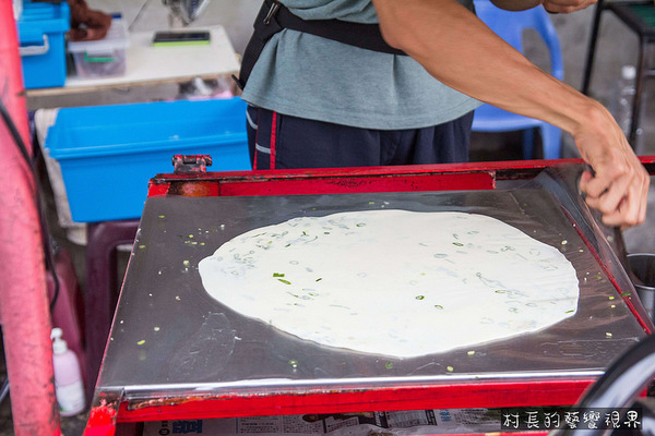 東港蔥油餅:【食記】{屏東。東港鎮}東港在地人都知道的美食,馬祖蔥油餅酥薄脆