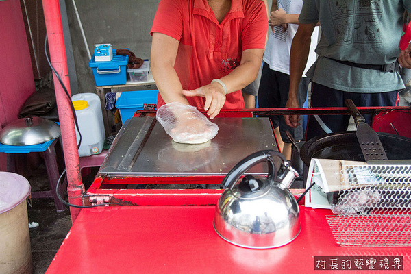東港蔥油餅:【食記】{屏東。東港鎮}東港在地人都知道的美食,馬祖蔥油餅酥薄脆