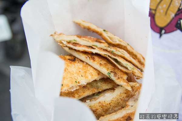 東港蔥油餅:【食記】{屏東。東港鎮}東港在地人都知道的美食,馬祖蔥油餅酥薄脆