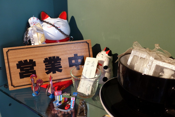 小米酒咖啡館:(胖樺食記)寧靜愜意「小米酒咖啡館」,慵懶發呆好地方/不加一成服務費/永康街/捷運東門站/內含菜單/文青