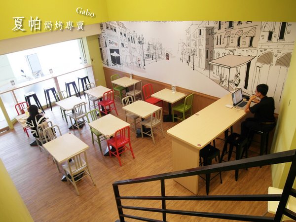 夏帕焗烤專賣(台南夢時代店)：【台南】夏帕焗烤專賣 (夢時代店) ──BABY蜜糖土司／平價焗烤／推辣肉醬起司脆餅