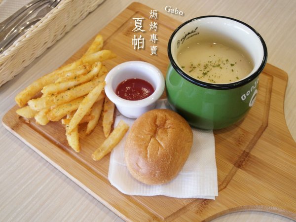 夏帕焗烤專賣(台南夢時代店)：【台南】夏帕焗烤專賣 (夢時代店) ──BABY蜜糖土司／平價焗烤／推辣肉醬起司脆餅