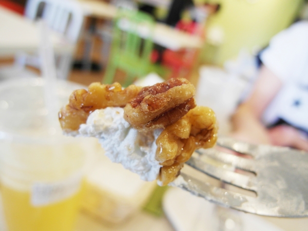 夏帕焗烤專賣(台南夢時代店)：【台南】夏帕焗烤專賣 (夢時代店) ──BABY蜜糖土司／平價焗烤／推辣肉醬起司脆餅