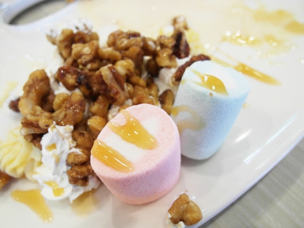 夏帕焗烤專賣(台南夢時代店)：【台南】夏帕焗烤專賣 (夢時代店) ──BABY蜜糖土司／平價焗烤／推辣肉醬起司脆餅