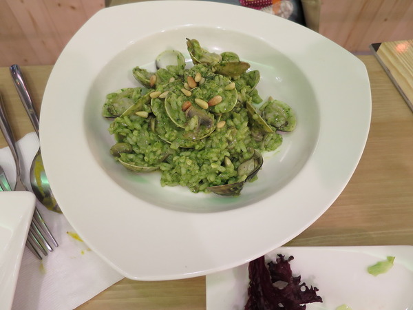 貪吃驢子：貪吃驢子..       因為貪吃所以好吃～