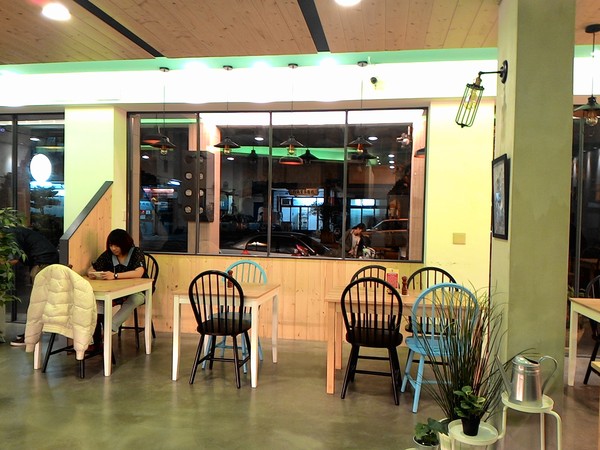 貪吃驢子：貪吃驢子..       因為貪吃所以好吃～