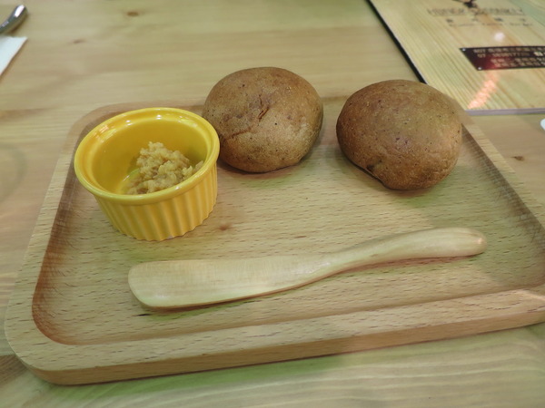 貪吃驢子：貪吃驢子..       因為貪吃所以好吃～