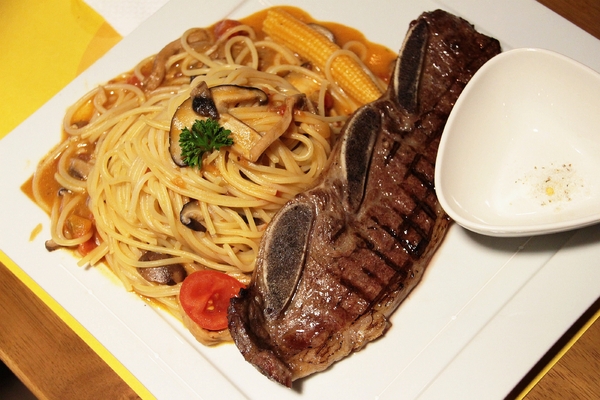 栗子熊複合式餐飲：【雲林||虎尾】栗子熊複合式餐飲──平價細緻美味，聚餐又多間好選擇啦！