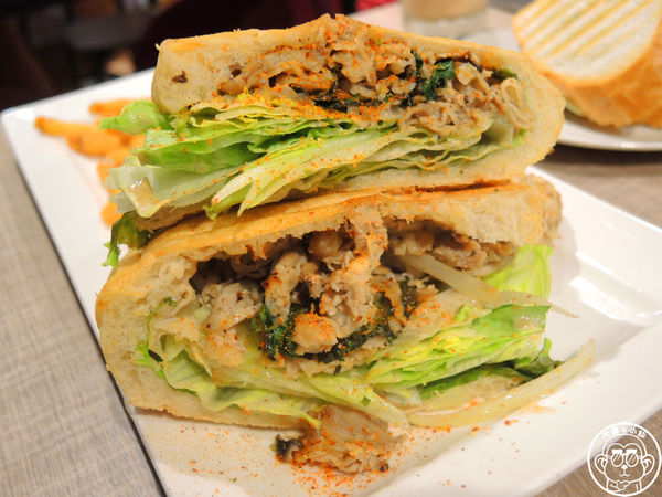 豐滿咖啡早午餐:呷飽祙【新北新莊・豐滿咖啡早午餐(新莊店)】澎派早餐又一發