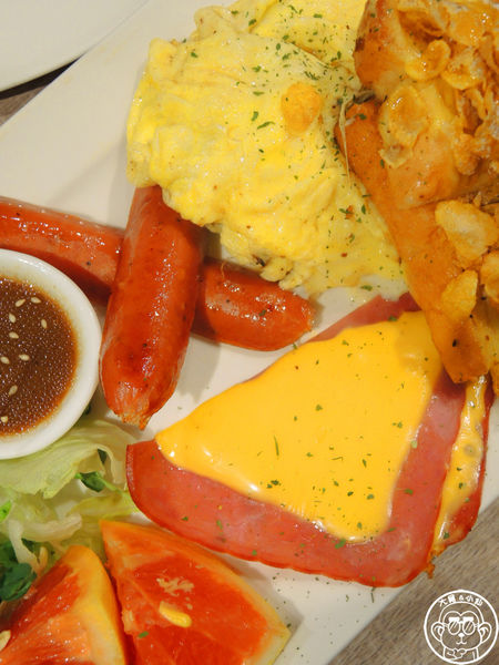 豐滿咖啡早午餐:呷飽祙【新北新莊・豐滿咖啡早午餐(新莊店)】澎派早餐又一發