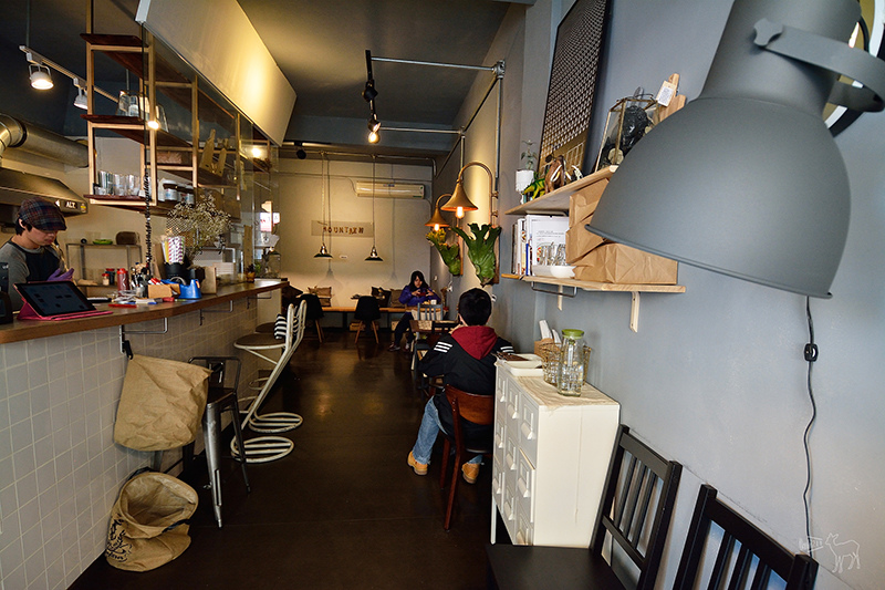 山房Mountain House 新竹早午餐:自製塔塔魚三明治,草莓醬多到滿出來的草莓吐司