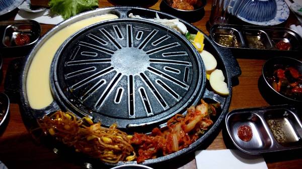 滋滋咕嚕 쩝쩝꿀꺽 韓式烤肉專門店:【台北大安.燒肉 】滋滋咕嚕韓式烤肉專門店 ☆ 必點護心肉豬肉拼盤