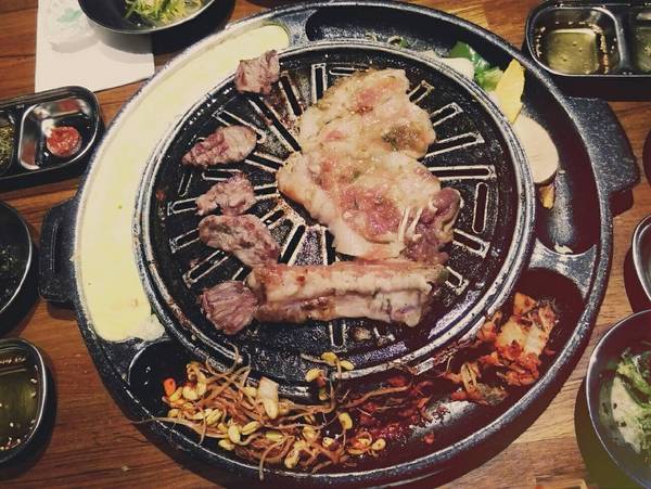 滋滋咕嚕 쩝쩝꿀꺽 韓式烤肉專門店:【台北大安.燒肉 】滋滋咕嚕韓式烤肉專門店 ☆ 必點護心肉豬肉拼盤