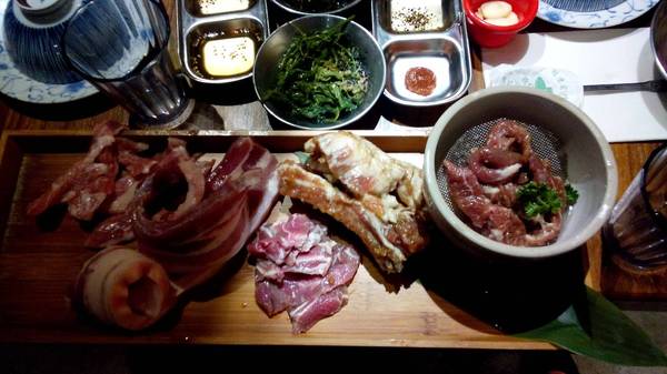 滋滋咕嚕 쩝쩝꿀꺽 韓式烤肉專門店:【台北大安.燒肉 】滋滋咕嚕韓式烤肉專門店 ☆ 必點護心肉豬肉拼盤