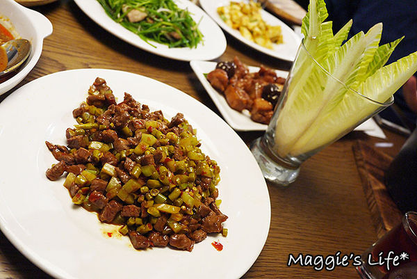 開飯 川食堂(竹北光明店):竹北美食【開飯川食堂—竹北光明店】香麻勁辣的川菜料理,一起來開飯吧!◆川菜料理。中式料理。四川菜