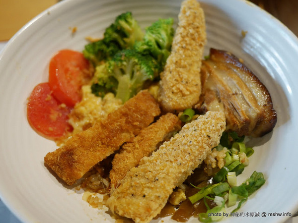 野島家麵屋(河南店):【食記】台中ラ一メン野島家麵屋河南店@西屯逢甲夜市 : 率性新吃法!奶蓋咖哩麵.客製化丼飯等你來嘗鮮~招牌美味一次滿足