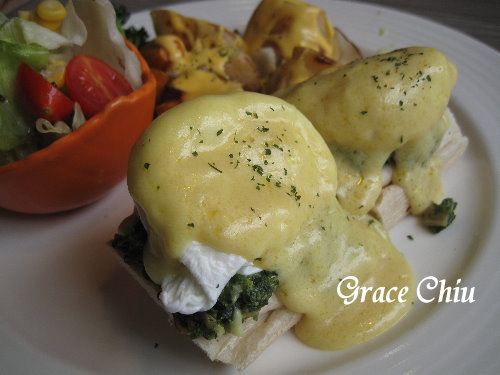 班尼太太~菠菜蘑菇班尼克蛋~Addiction美式餐廳(台北早午餐/西門町美式/萬華美式/美式漢堡/義大利麵/甜點)