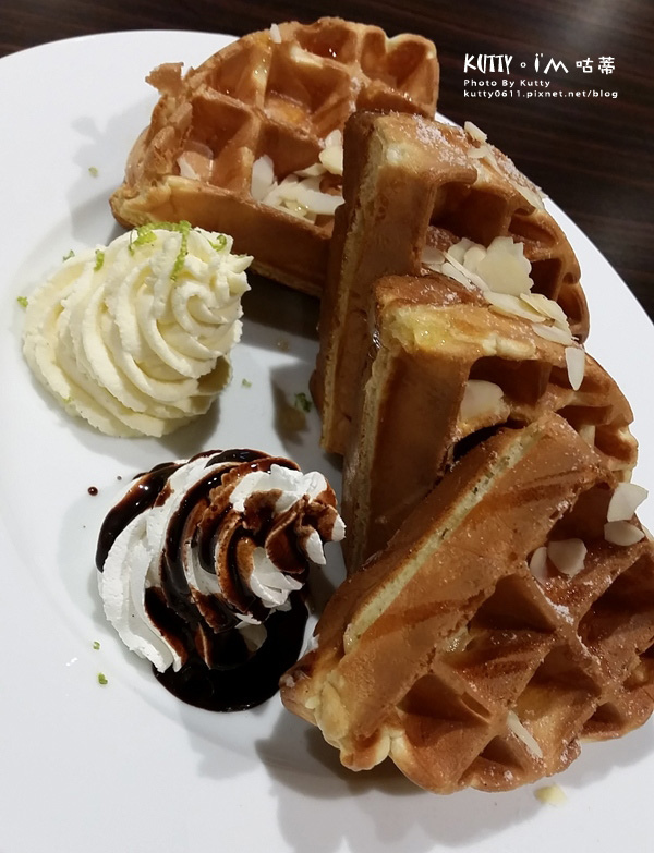 2015-10-30Lugo咖啡店 (17).jpg