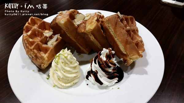 2015-10-30Lugo咖啡店 (16).jpg