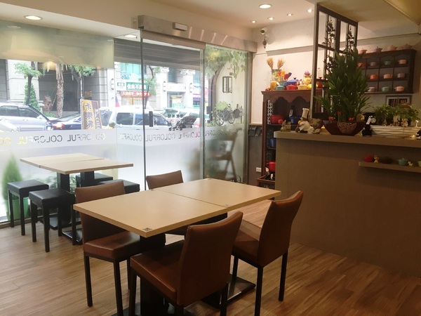 Colorful kitchen/ 卡樂坲廚房：Colorful kitchen 卡樂坲廚房