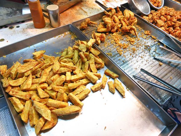 【新莊美食】化成路炸雞店-不到三小時賣光光