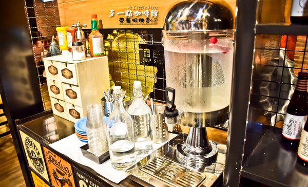 多一點咖啡館 A Little More(台南美學館):台南 中西區.多一點的選擇 充滿飽足感 A Little More 多一點咖啡館