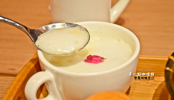 多一點咖啡館 A Little More(台南美學館):台南 中西區.多一點的選擇 充滿飽足感 A Little More 多一點咖啡館