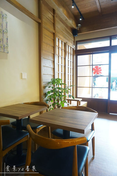 MACHIYA cafe 町家咖啡:【食記】台中西區-町家珈啡。抹茶控必訪且有可愛店狗的日式咖啡廳||抹茶霜淇淋|抹茶刨冰|宇治金時||