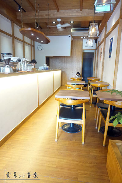 MACHIYA cafe 町家咖啡:【食記】台中西區-町家珈啡。抹茶控必訪且有可愛店狗的日式咖啡廳||抹茶霜淇淋|抹茶刨冰|宇治金時||