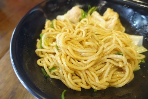 極味棧抄手麵食(永貞店):(胖樺食記)永和美食「極味棧抄手麵食」,永貞路上的平價麵店,紅油抄手麵/ 川味擔擔麵/魚香紹子麵/香菇雞片麵/紅燒獅子頭麵