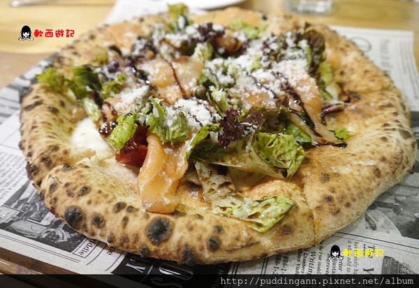 P1390124煙燻鮭魚綜合時蔬披薩.JPG
