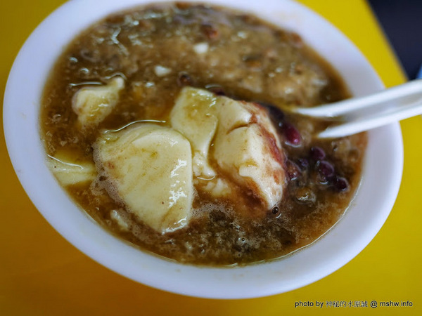 老王豆花：【食記】彰化田中豆花王-老王豆花@田中復興路 : 口感綿密,豆味十足的美味豆腐腦？