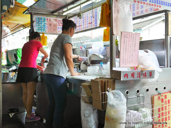 老王豆花：【食記】彰化田中豆花王-老王豆花@田中復興路 : 口感綿密,豆味十足的美味豆腐腦？