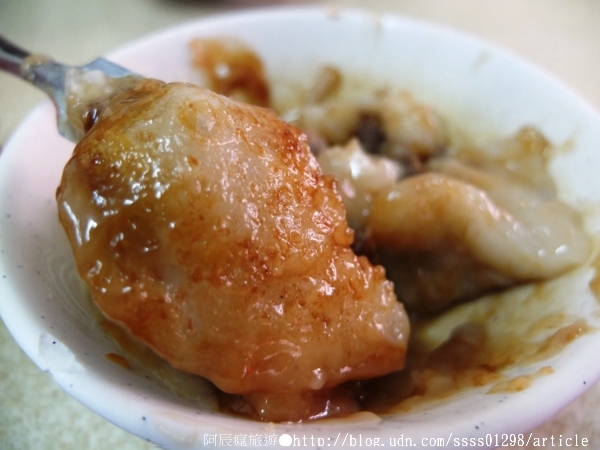 東山肉圓:【美食特搜。台南東山區】東山肉圓。70年正宗祖傳老店 傳承三代 鹹香十足肉圓搭配20元綜合湯 好激推!!